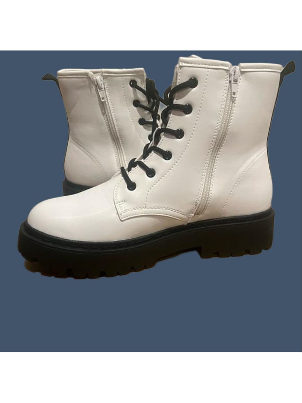 STEVE MADDEN NWOT J ROCKK White Boots with zipper on side Girls size 7